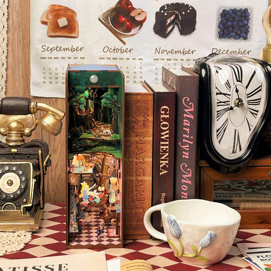 Alice in Wonderland DIY Book Nook