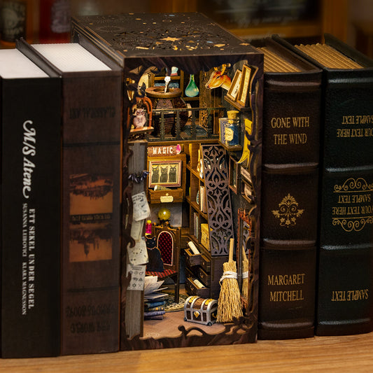 DIYRICLE | Magic Pharmacist w/ Dust Cover