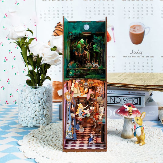 Alice in Wonderland DIY Book Nook