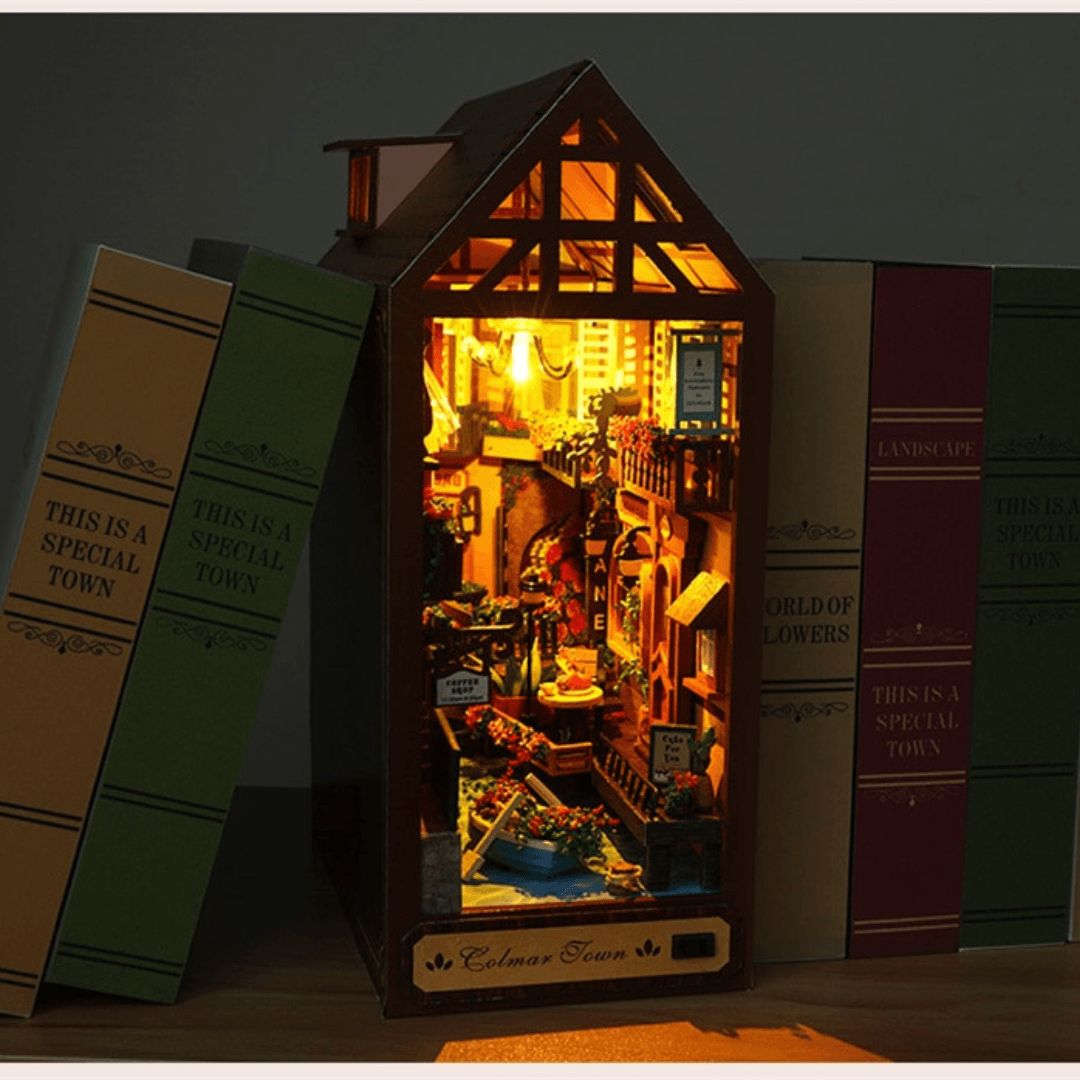 Colmar Town DIY Book Nook